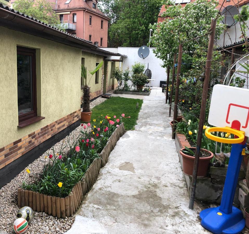 Bungalow Near By Playmobil And Fair Nuremberg Zirndorf Exterior foto